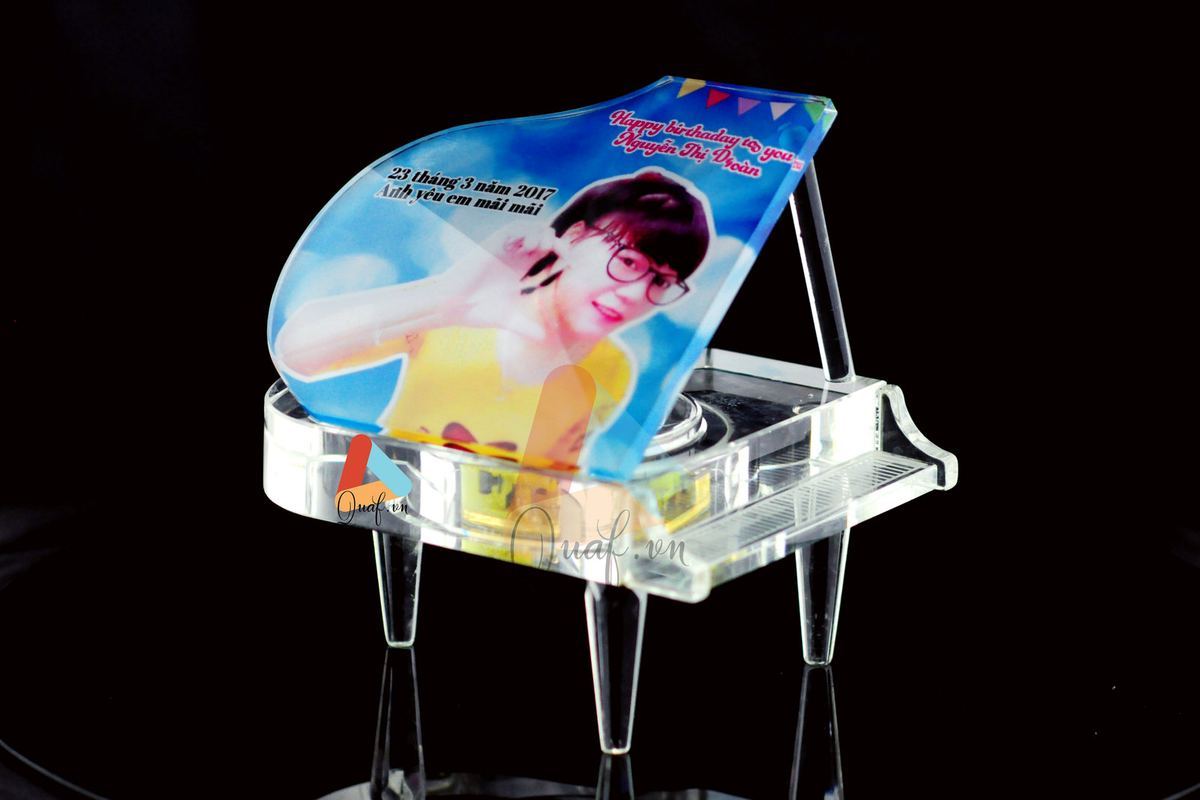 In ảnh lên pha lê đàn piano kim cương