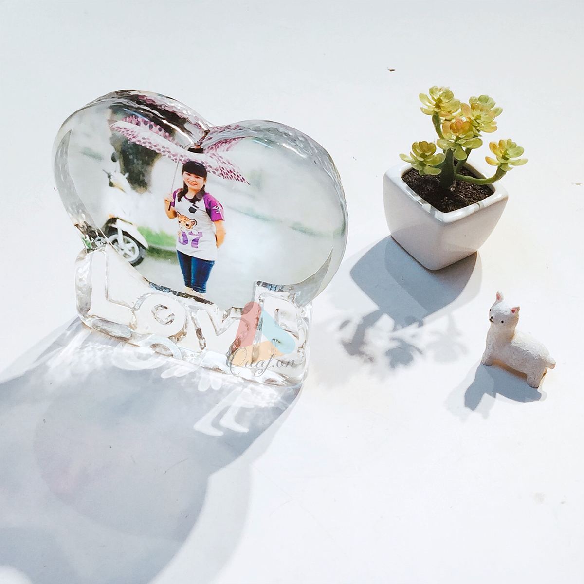 In ảnh lên pha lê trái tim chữ LOVE