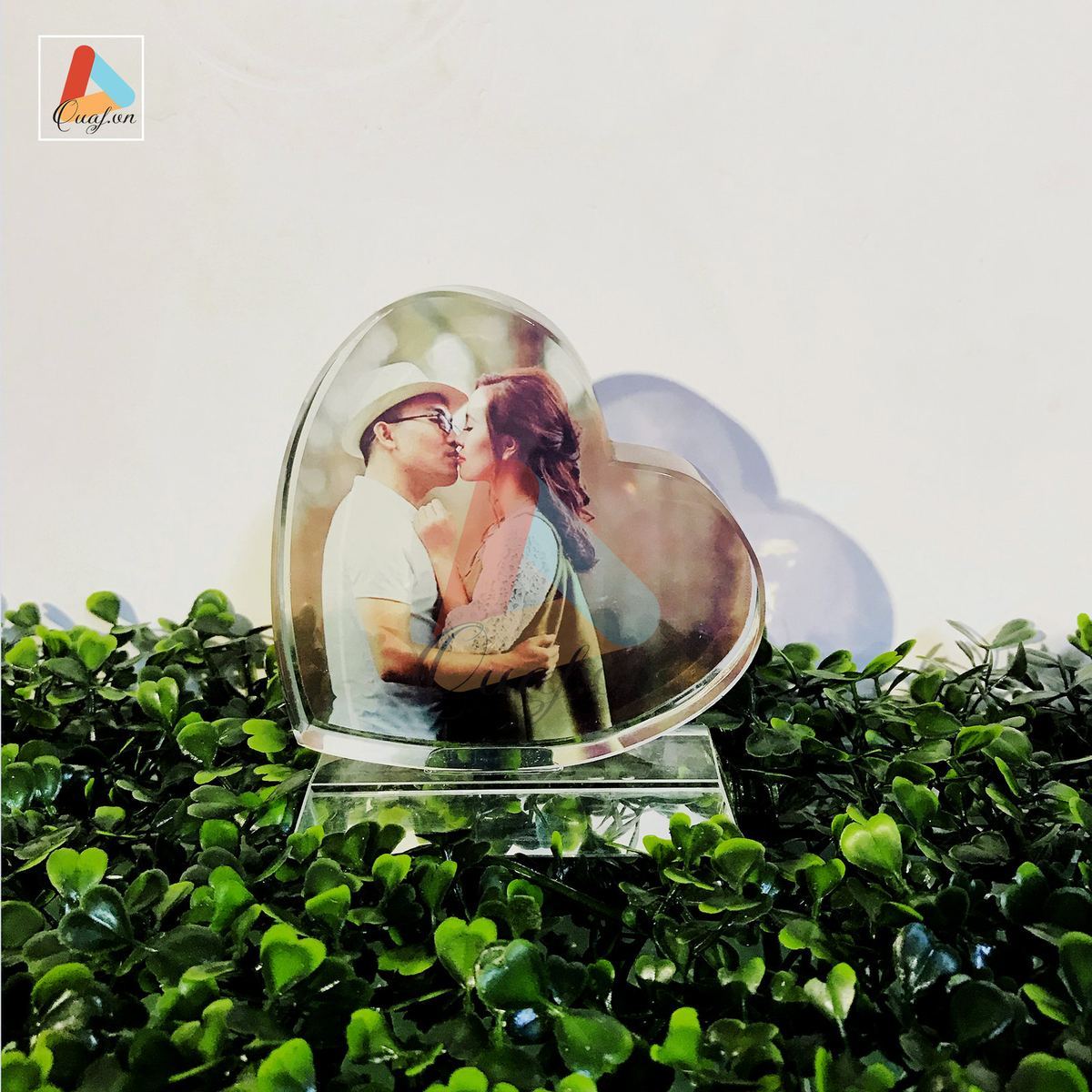 In ảnh lên pha lê trái tim nghiêng