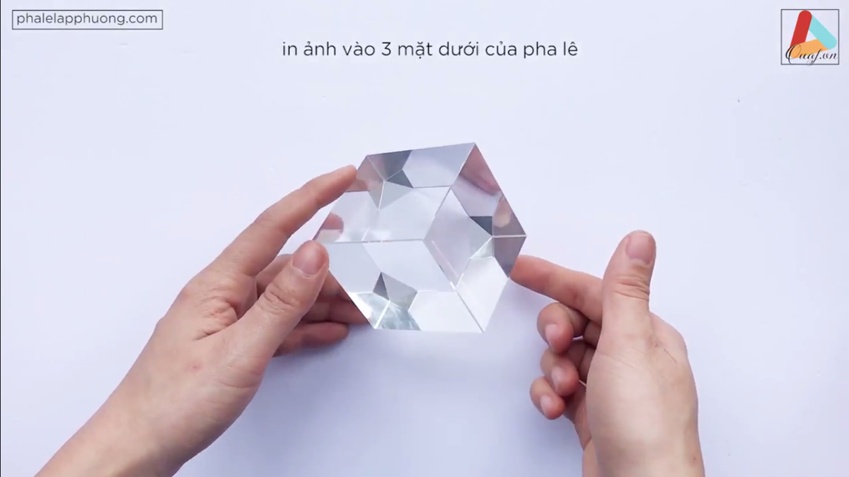 Pha lê lập phương in hình