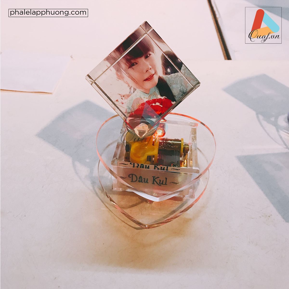 Pha lê lập phương in hình PIANO