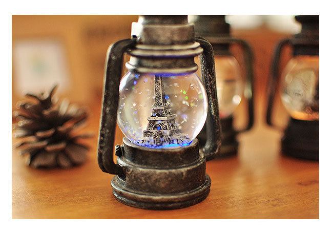 quà noel cho bạn trai - đèn bão cầu tuyết phát sáng